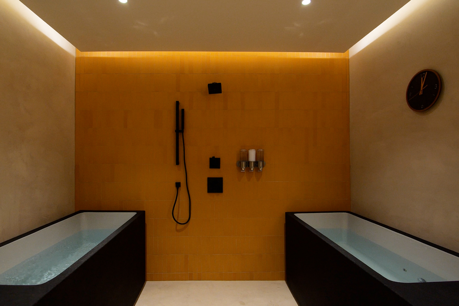 Plunge-Room